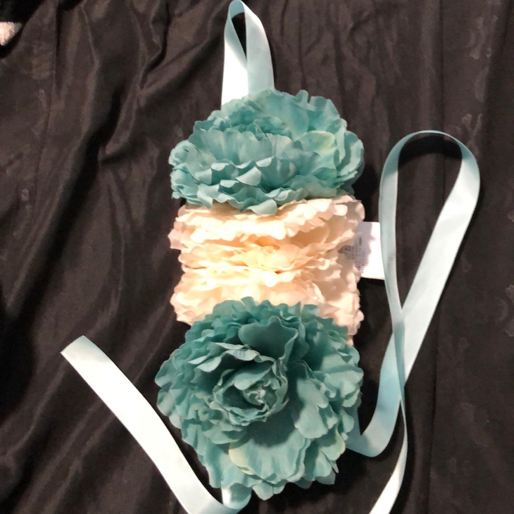 TOPSHOP headband with blue and white flowers
